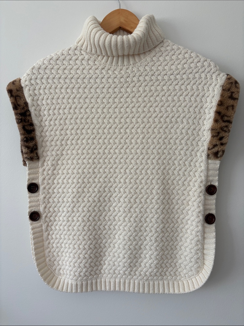 Aspen Kids Poncho Vest Sweater Girl Size L (14)